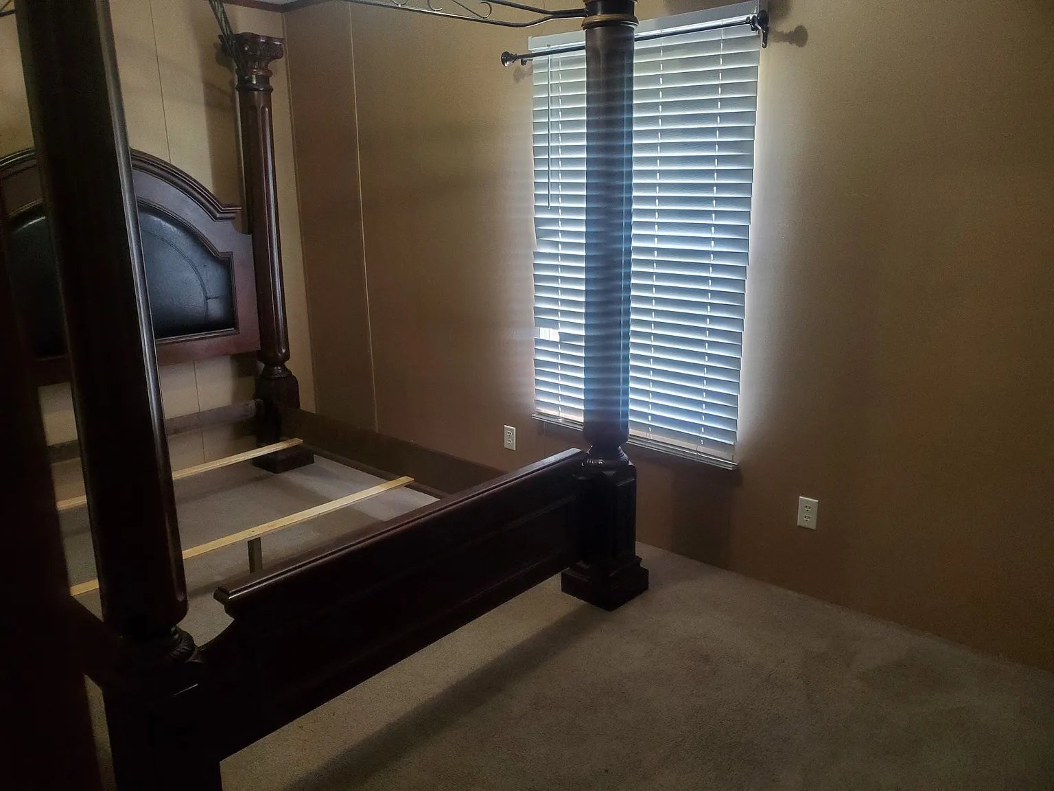 Peaceful & Spacious 3-Bedroom, 2-Bathroom Mobile Home for Rent! — Photo 4