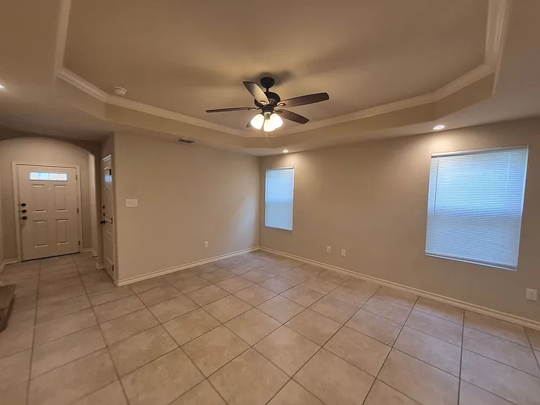 7014 Lakeview Dr #101 — Photo 5
