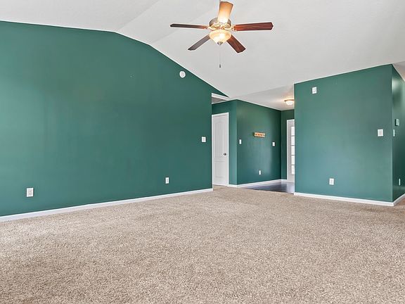 4th image of 137 Cavalier Dr