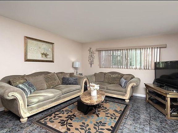 4th image of 1431 Langford St #1