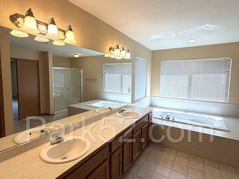 11328 185th St E — Photo 28