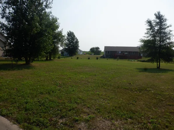 295 Arbor Curv NE, Cokato, MN 55321