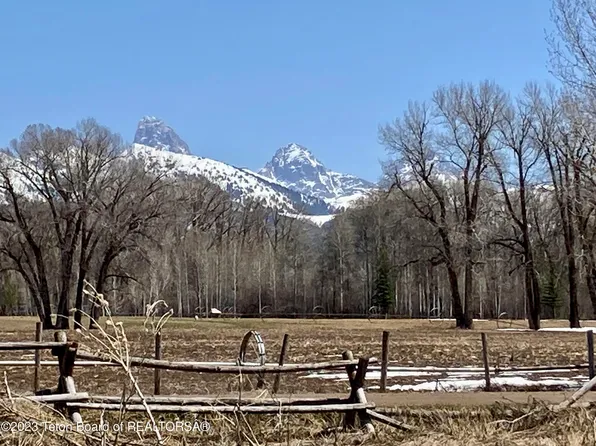 962 Granite Basin Loop, Tetonia, ID 83452