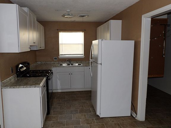 4th image of 5730 NW Ash Ave