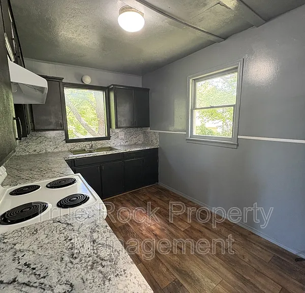 522 S Stonewall St — Photo 6