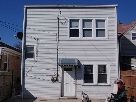 5th image of 2133 N Laramie Ave