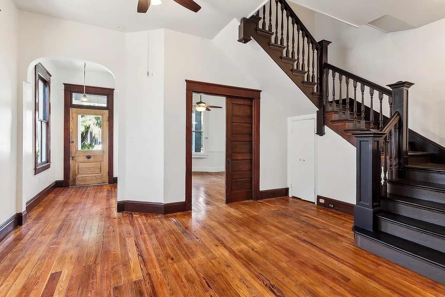2 bed, 1406 sqft, $2,200 — Photo 1
