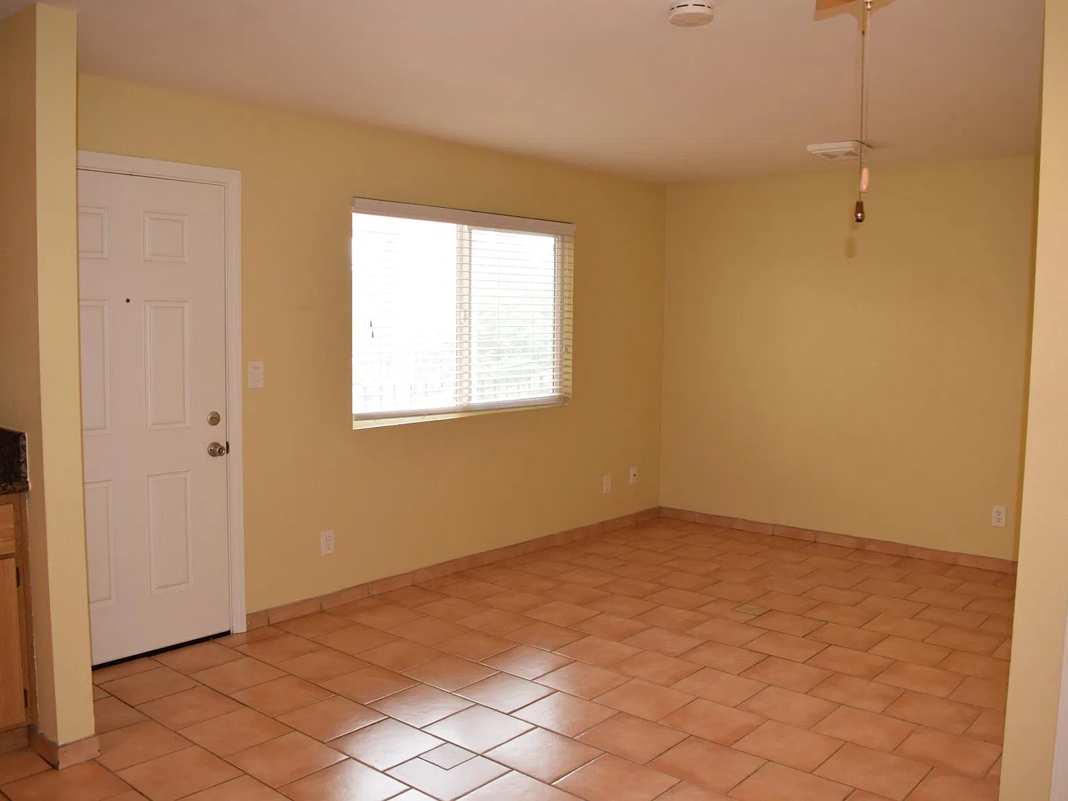 2 bed, 725 sqft, $2,295 — Photo 3