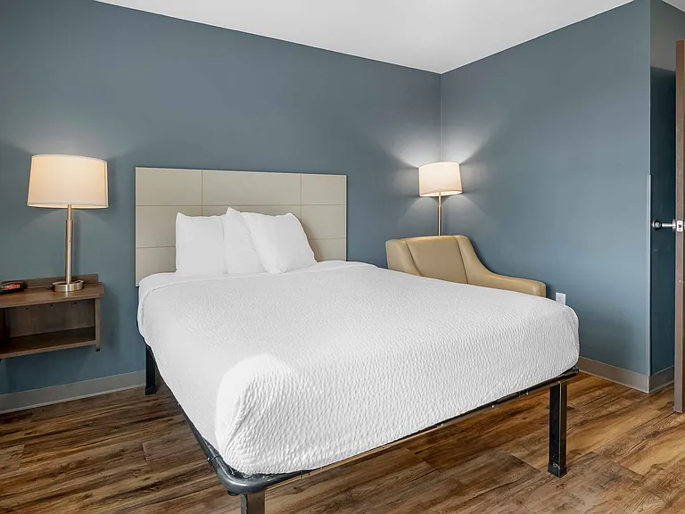 Studio Suite - 1 Queen Bed