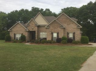 2613 Savannah Dr, Prattville, AL 36067