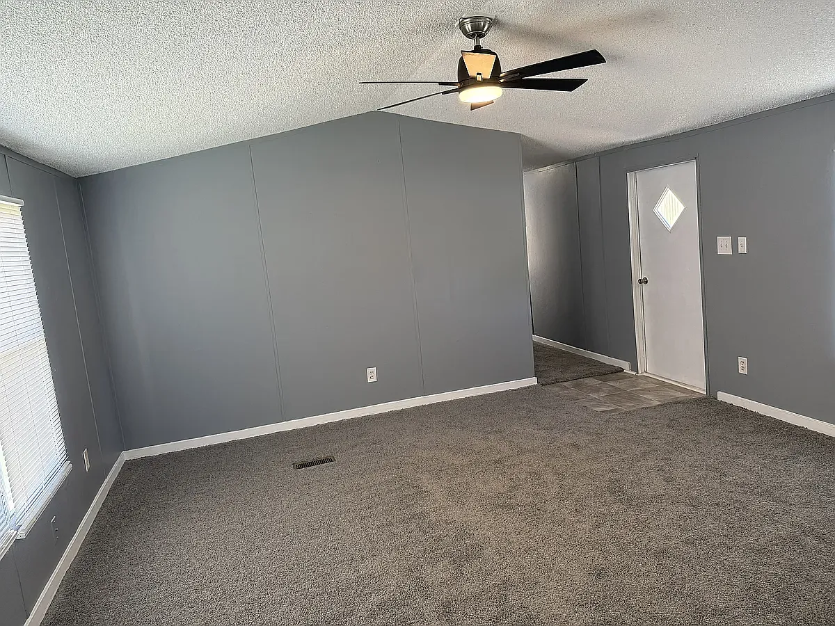 3 bed, 1216 sqft, $1,199 — Photo 2