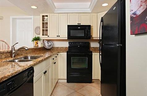 4th image of 25820 Hickory Blvd APT 304