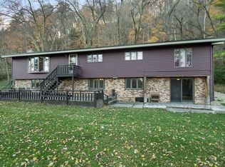 630 N 6th St, Guttenberg, IA 52052