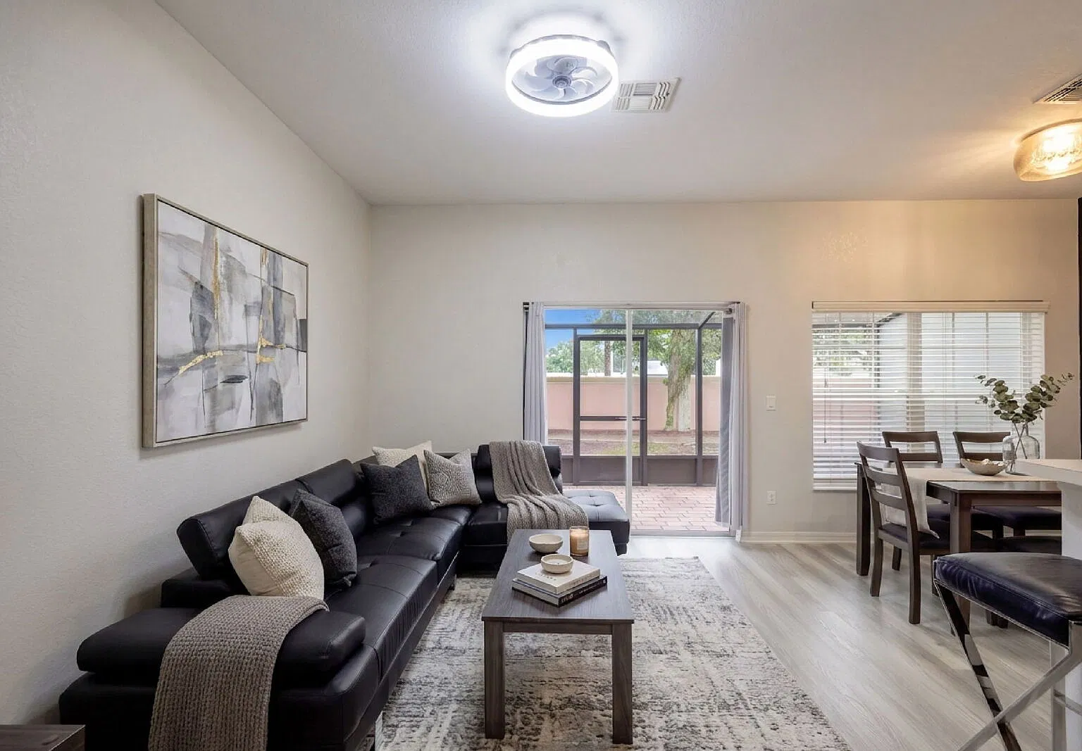 4 bed, 2.5 bath, 1400 sqft, $1,995 — Photo 3
