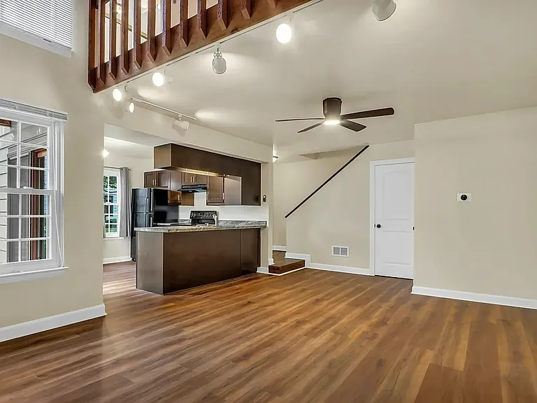 719 Wakefield Rd — Photo 3