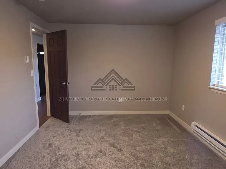 524 E Pine St — Photo 17