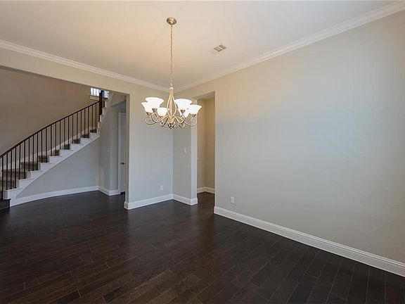 5th image of 761 Southwark Dr