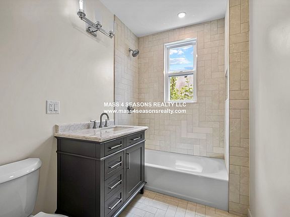 5th image of 25 Brinsley St Floor 3