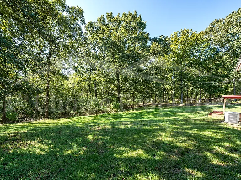 1541 Rainbow Ln — Photo 3