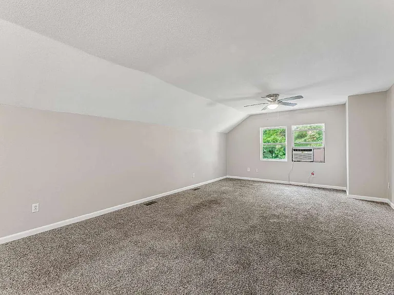 804 Pine St — Photo 35