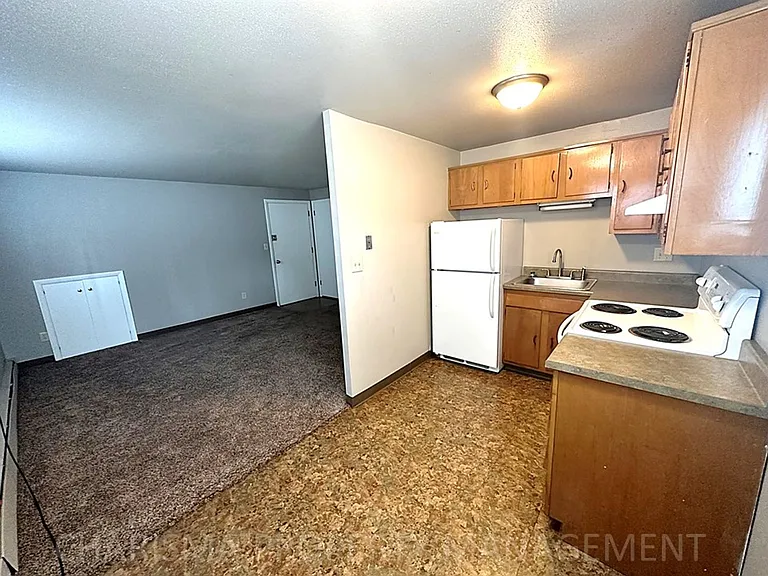 605 W 17th St #4 — Photo 2