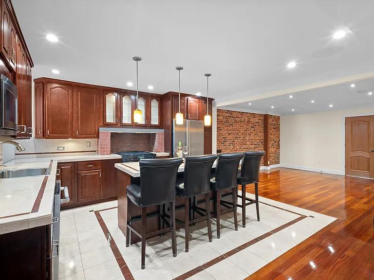 419 Hancock St #1 — Photo 13