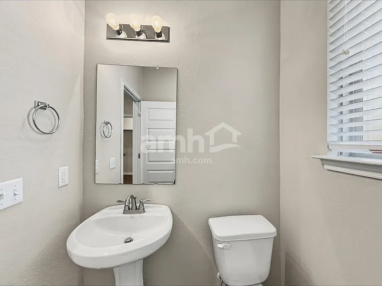 8010 Dampton Ln — Photo 8