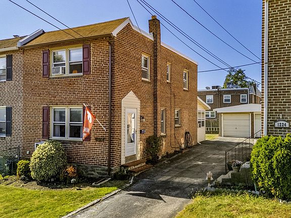 2nd image of 1222 Wilson Dr