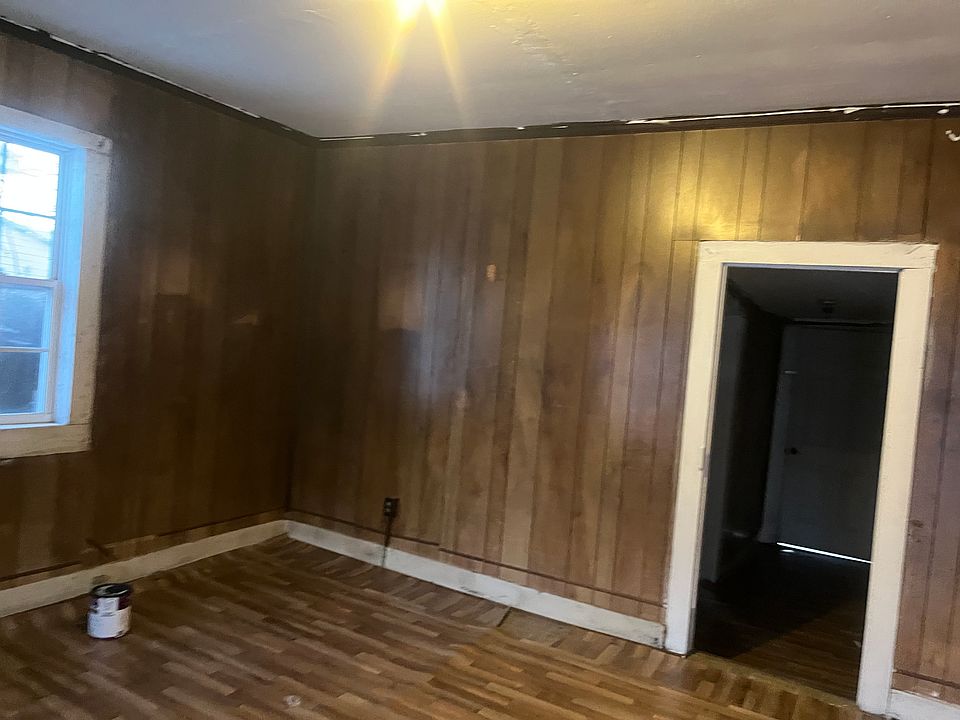 1st image of 411 Cook Ln