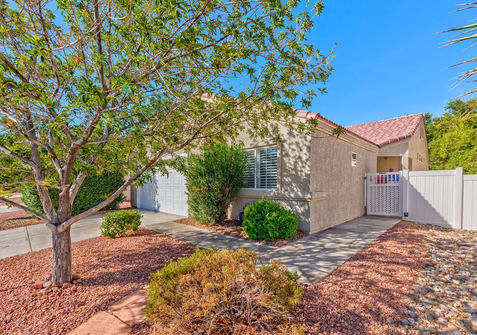 426 River Glider Avenue, North Las Vegas, Nevada 89084 — Photo 2