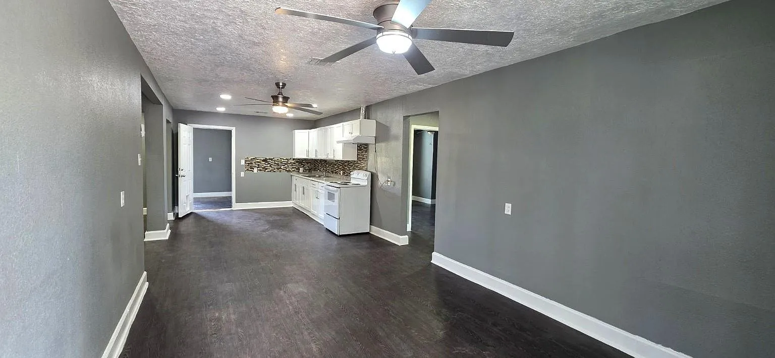 3 bed, 2.5 bath, 1168 sqft, $1,650 — Photo 2