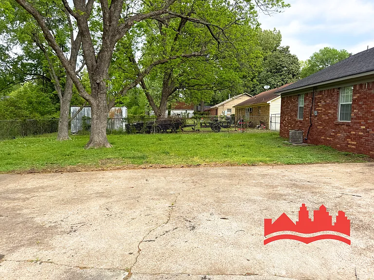 3521 Steele St — Photo 15