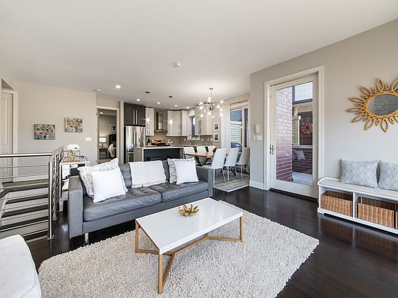 5th image of 622 N Rockwell St APT 102