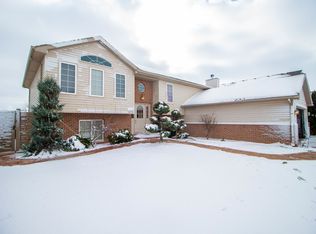 6910 Hadrian Dr, Joliet, IL 60431