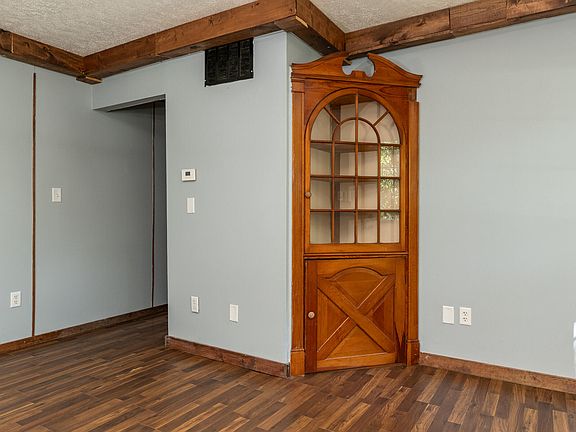 5th image of 84242 42nd St