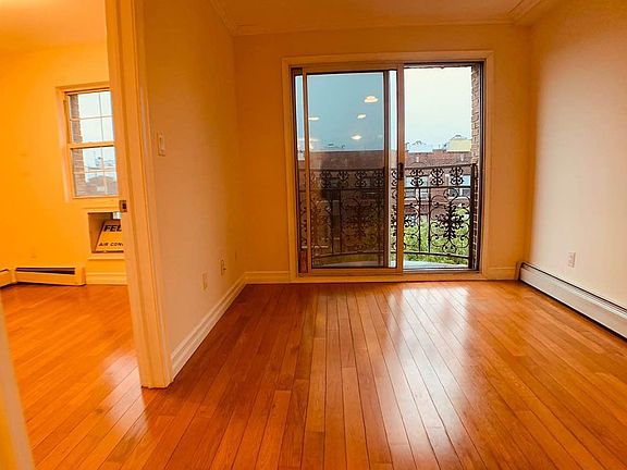 3rd image of 25-50 33rd St #Penthouse