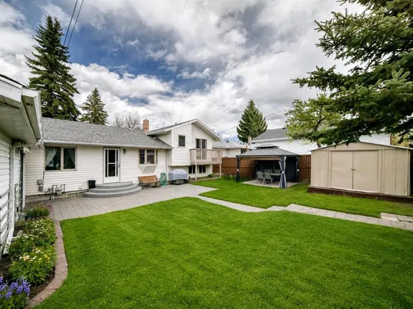 4039 N 5th Ave SW, Calgary, AB T3C 0C2