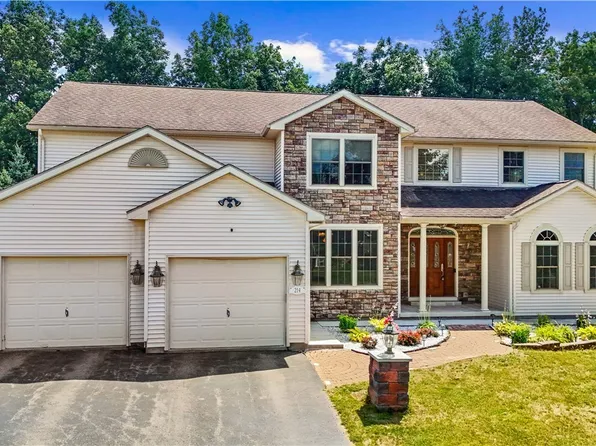 214 Driftwood Dr, Oneida, NY 13421