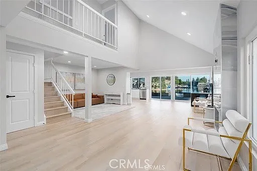 4 bed, 2068 sqft, $7,450 — Photo 3