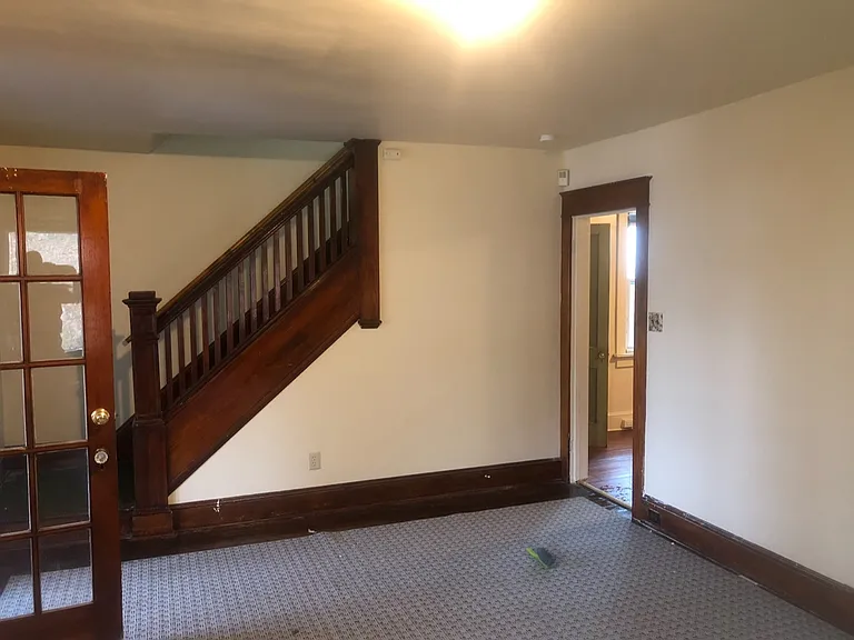 637 Montclair Ave — Photo 2