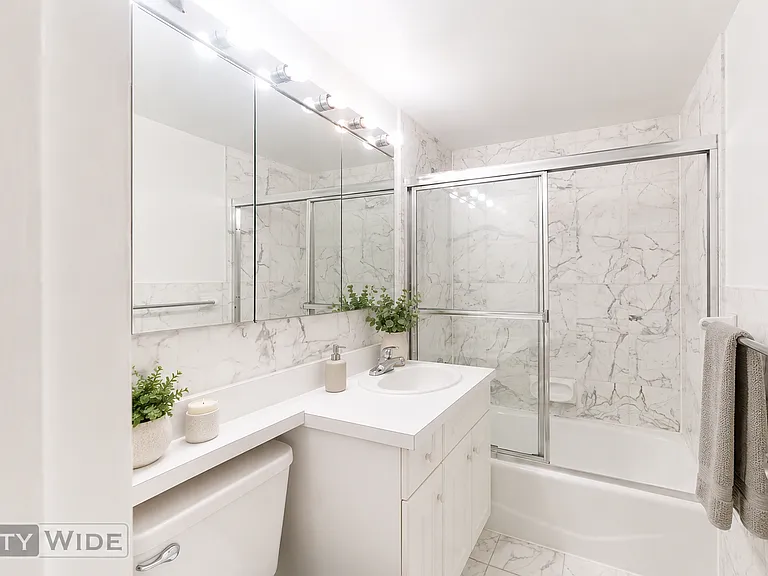 1661 York Ave #3K — Photo 3