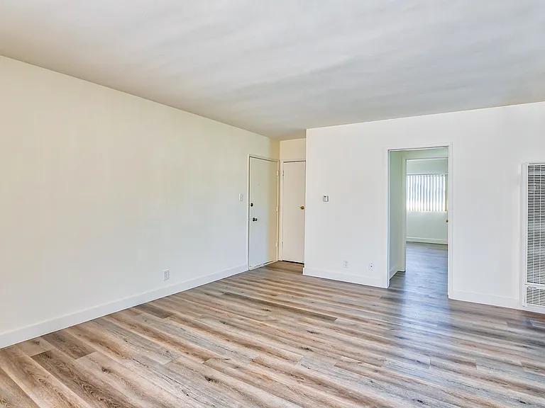 3425 Club Dr. — Photo 12