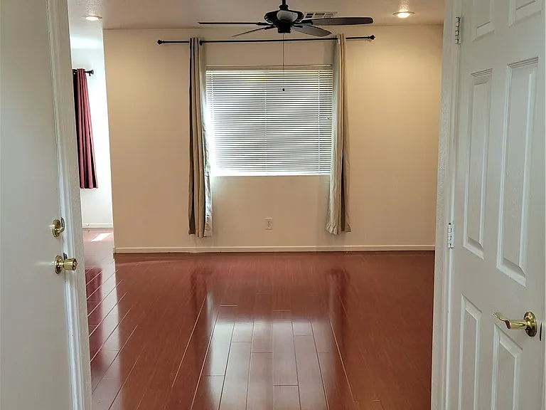 9275 Hollander Ave — Photo 28