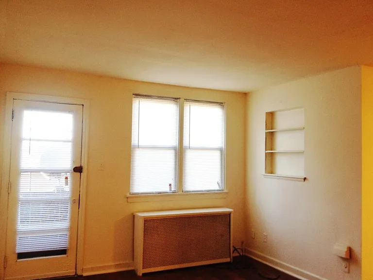 809 College St #25 — Photo 4