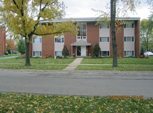 573 Pershing Ave APT C, Glen Ellyn, IL 60137