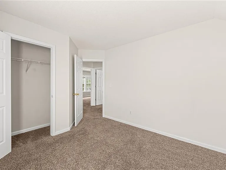 2704 Regent Walk Dr — Photo 34
