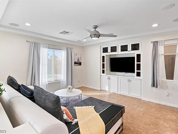 2nd image of 6885 Philharmonic Ave
