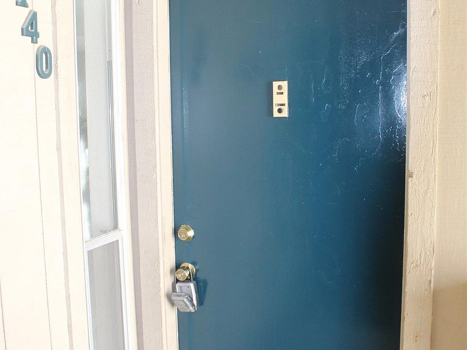 1st image of 3919 Fairmont Pkwy APT 140
