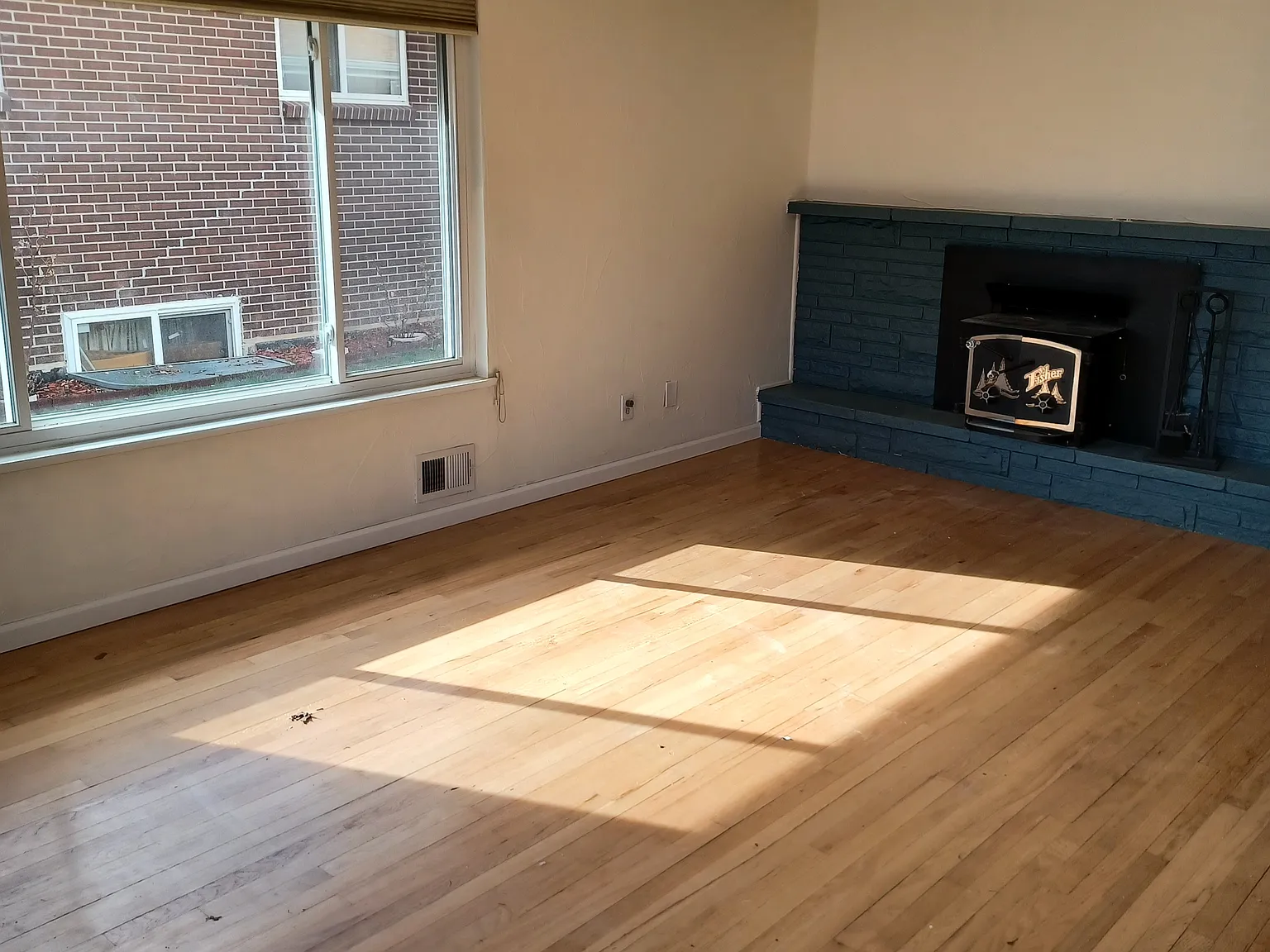 3 bed, 2080 sqft, $2,850 — Photo 4