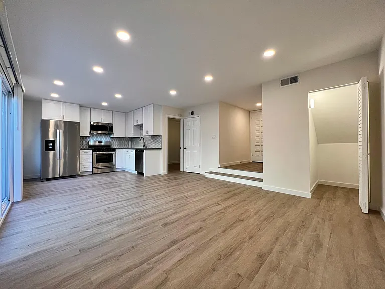 3606 Harvard Dr — Photo 7